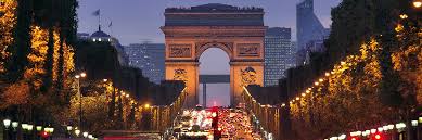 El Arco del Triunfo es, junto con la Torre Eiffel, el monumento más representativo de París. Su construcción comenzó en 1806 por orden de Napoleón.