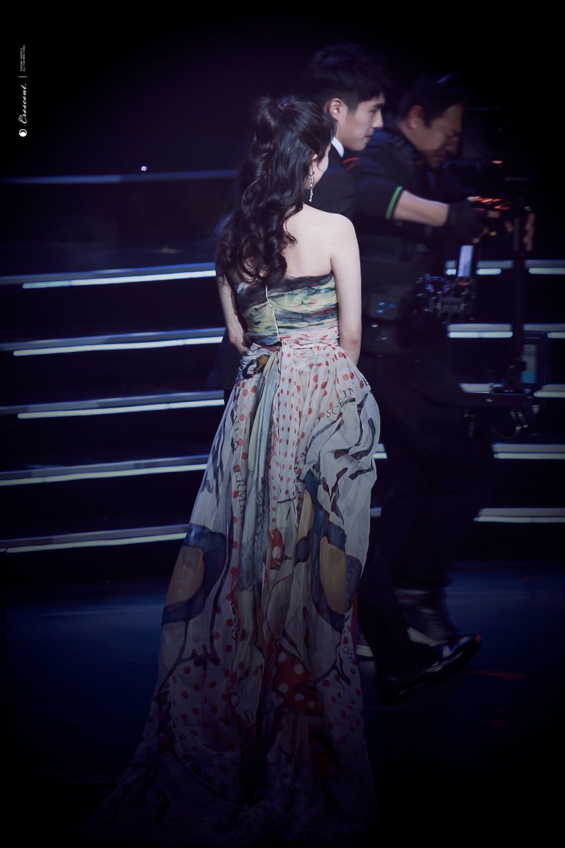 CrescentMi_912's tweet photo. 181204 时尚先生 in PEK

“O ever youthful, O ever weeping.”

Best wishes for my dear.

#杨幂 #yangmi https://t.co/QQQJPinRqM