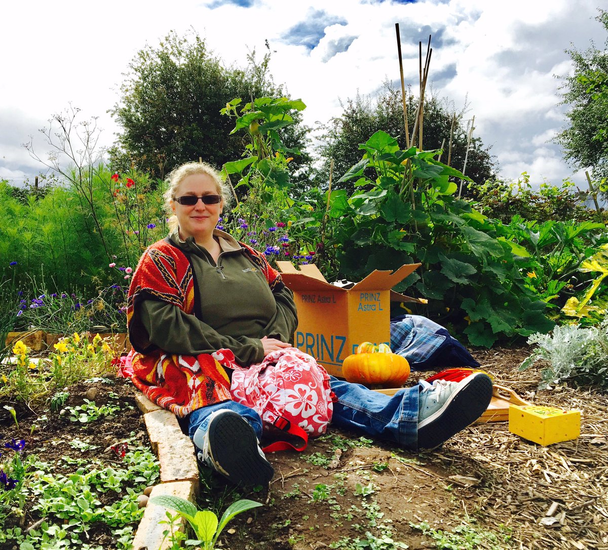 BoundaryWay's tweet photo. #Wolverhamptonarts advent calendar day 5-artist Hannah Boyd is based @Newhampton where she runs a range of art sessions she also works with us at #BoundaryWay creating with natural materials &amp; running sessions inspired by the landscape-follow her work here https://t.co/1sQwr6leVe https://t.co/Ezl7MAVO2F