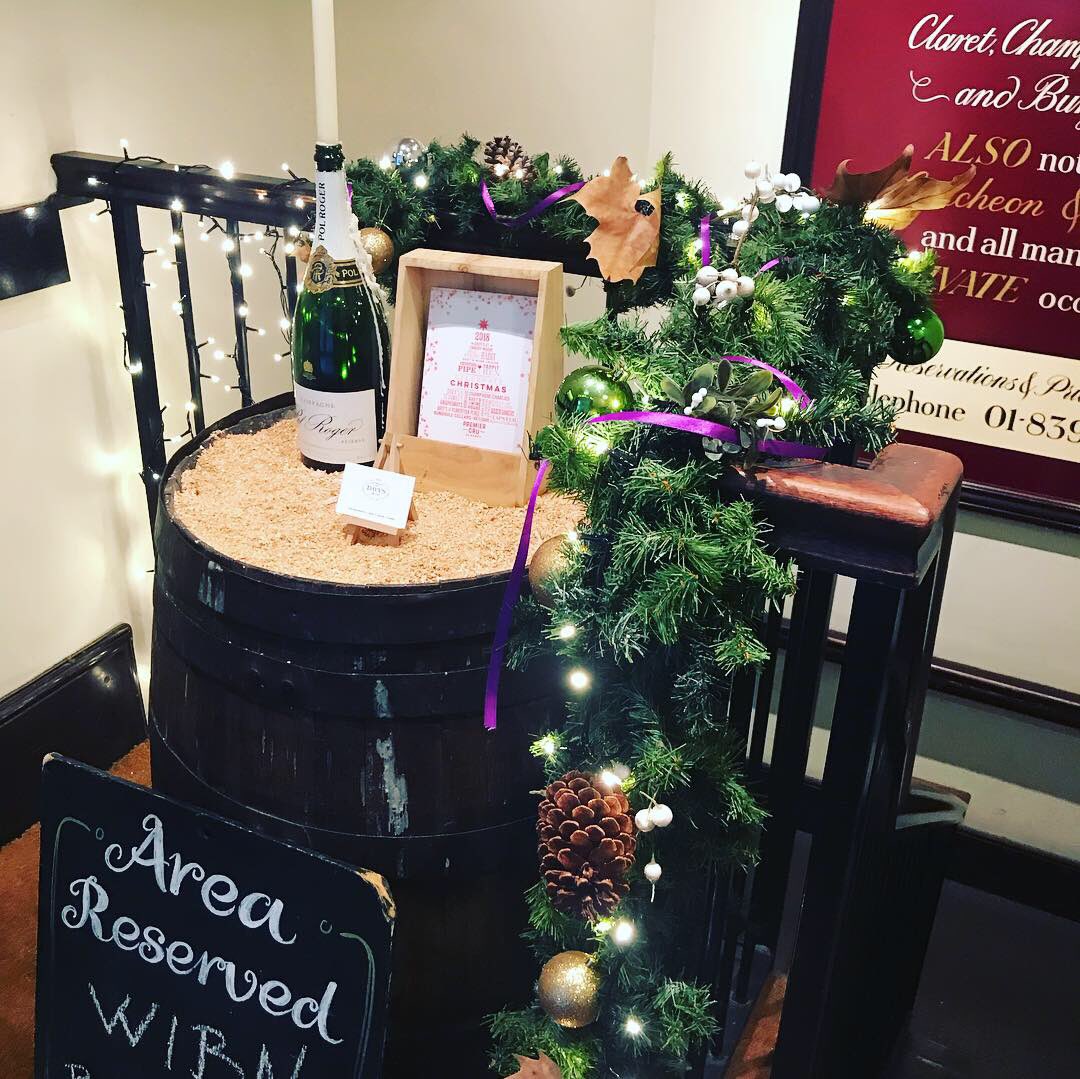 SarahLy15488001's tweet photo. What way to kick off the festive season with a festive lunch meeting with Women In Business Network- 2 hours of positive and professional engagement! #buildingabusiness #womeninbusiness #sltherapylondon https://t.co/8tbD5pkxjg