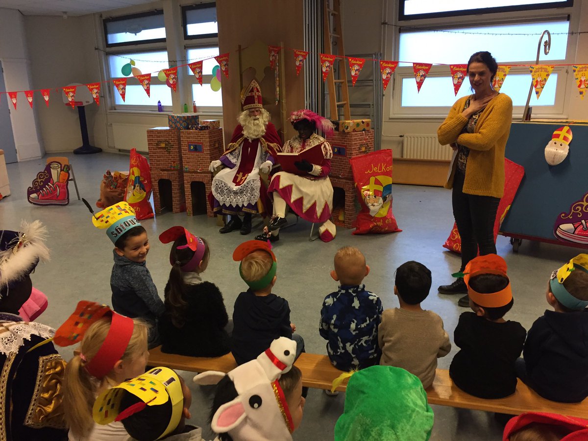 Sint en zijn Pieten zijn weer op De Zeppelin. Feestje!!!