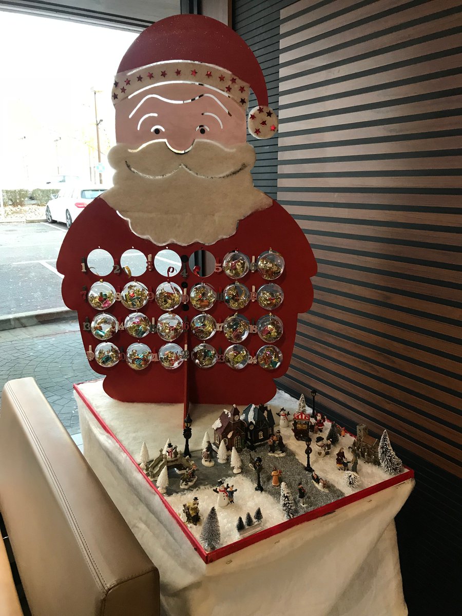 🎈Christmas time au McDo de Saint Jean-de-la-Ruelle 🎄🌟
Les enfants sont invités à déposer leurs dessins pour le concours Happy Meal, pour gagner peut-être l'ensemble de la collection de figurines Schtroumpfs !!!
bit.ly/2MGPyts