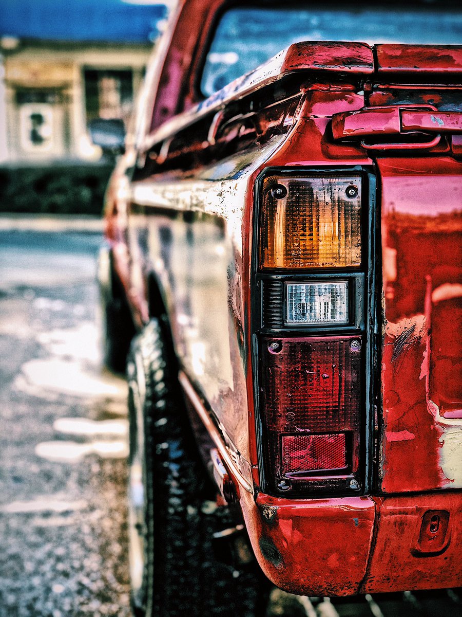 r3n3colocho's tweet photo. Mini Photo Shoot of this 1983 Toyota Pick-up. Who would of know that something so old would of turned out so Beautiful! •Shot With My IPhoneX• #shotoniphonex #Toyota #toyotapickuptruck #83Toyo #83toyota #22r https://t.co/It5OyGqliL