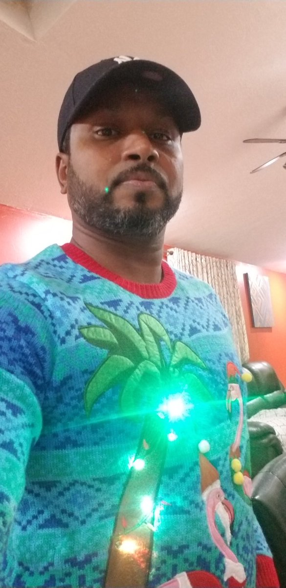 #IHXLightsUpDecember <a href="/czechowhat/">Bob Czechowicz</a> @RobHernIHX <a href="/Karingarrido2/">Karin Garrido</a>