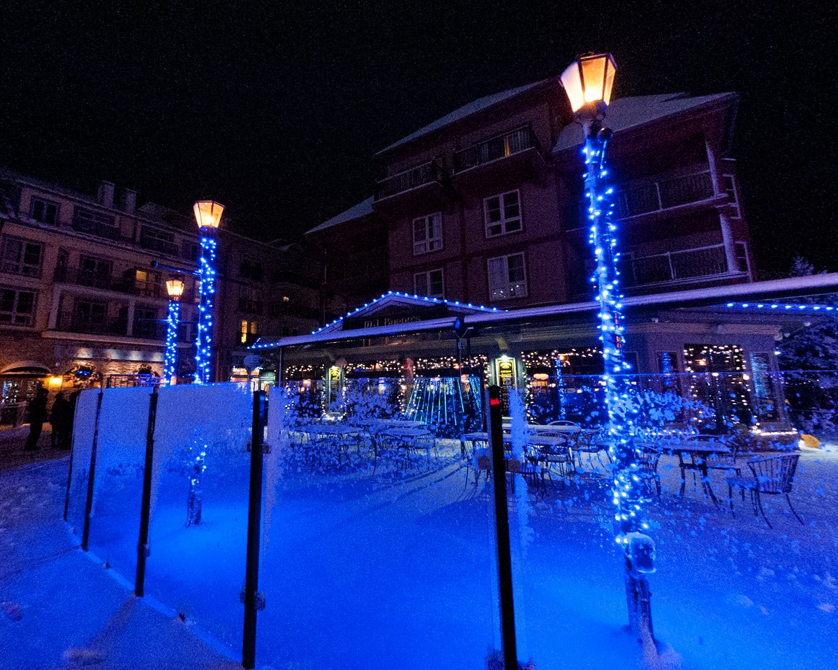 MJByrnesPub's tweet photo. Oh what a wonderful sight 💙
#mjbyrnes #patio #christmaslights #bluemountainvillage #irishpub #publife https://t.co/rdLUeC0EY8
