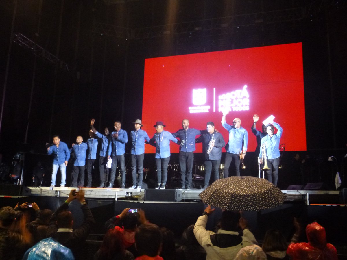 elsondela39's tweet photo. Momentos destacados en el primer dia de @fsalsaalparque 2018 en el Parque Simon Bolivar con @elsondela39 #salsaalparque2018 #salsaalparque #elsondela39
@GuapaOrquesta @Mercadosalsa https://t.co/GZlYns6fBl
