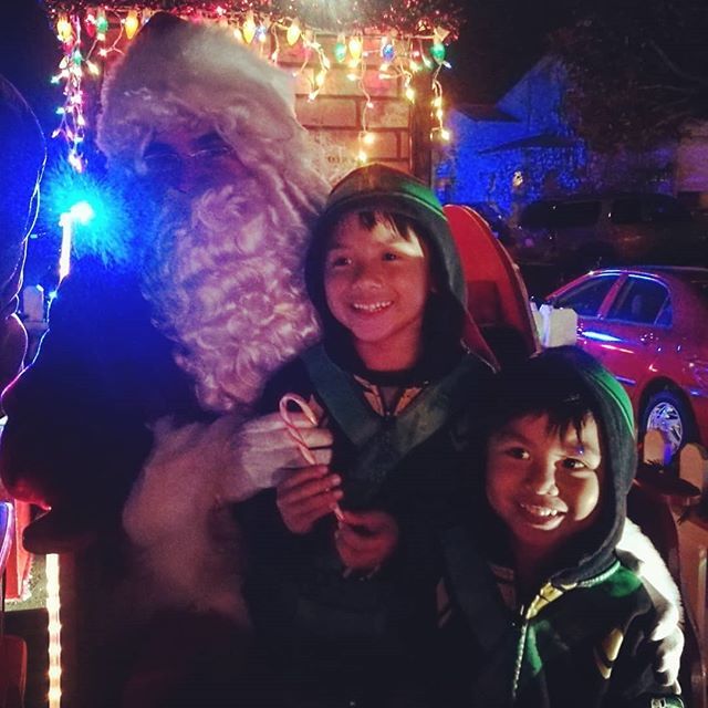 #santa stopped by our street tonight 🎅 the kids had a blast seeing him

Visit our #smashkidstv @youtube #channel for fun #kidfriendly videos. #youtubers #kidyoutuber #kidfluencer #kidschannel #kidsunboxing #kidsyoutubechannel #kids #toys #holiday #ch… ift.tt/2RAAKjA