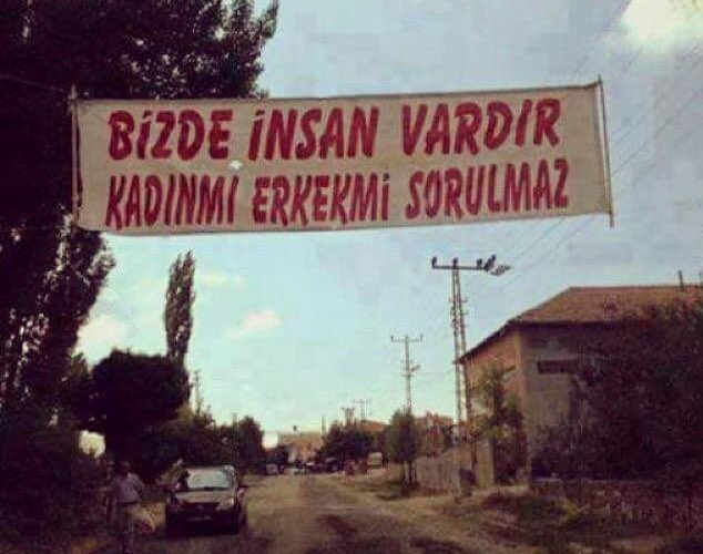 apolitighaber's tweet photo. Kadın haklarına herkesin saygı duyduğu,
Kadınların meta olarak görülmediği, yalnızca cinsellikte, ev işlerinde ya da bilumum duygu yüklü işlerde sömürülmediği,eşitlik ve saygının olduğu bir dünya diliyorum. Ancak o zaman karanlıktan kurtulur bu dünya
#5AralıkDünyaKadınHaklarıGünü https://t.co/xZuozd7A5w