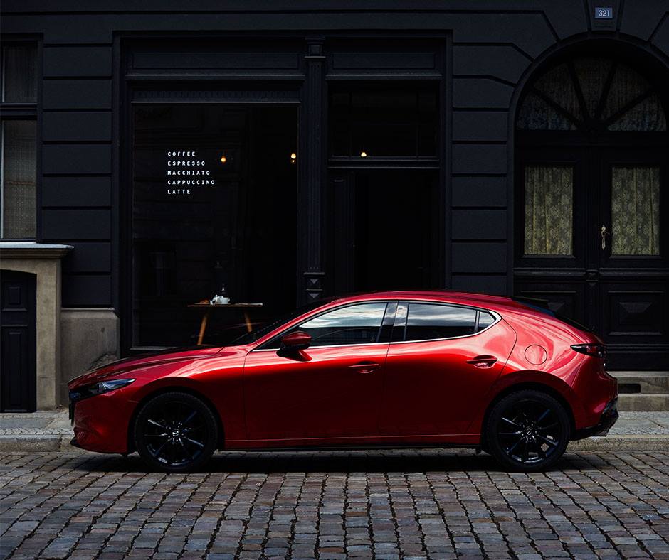 yenimazda's tweet photo. Sportif, şık ve çarpıcı... Yeni #Mazda3 hatchback, ilk kez L.A. Auto Show'da sergilendi. 

#FarklıHisset #DriveTogether #YeniMazda #mazda_izmir #mazdailegidilenyollar #mazda_yeni #mazdaailesi https://t.co/aszzOUE5fN