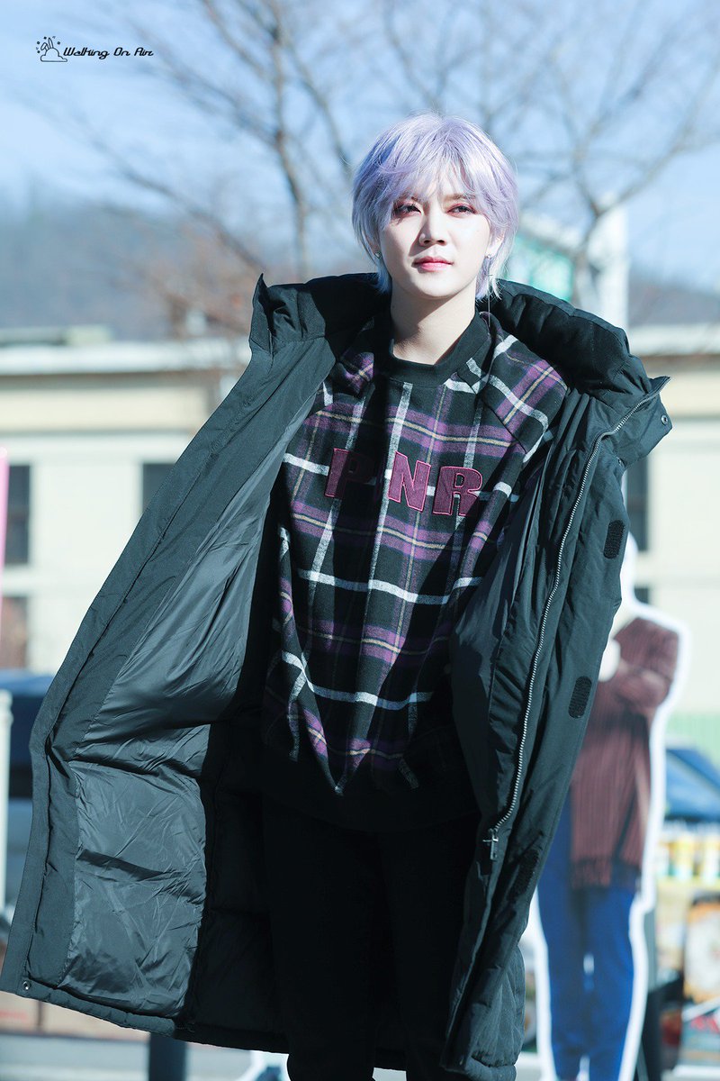 WOA_1103's tweet photo. 181201 음중 미니팬미팅
앞구르기하면서 봐도 순정만화주인공😭😭😭

#뉴이스트 #뉴이스트W 
#최민기 #렌 #REN https://t.co/p5RfumYZKn