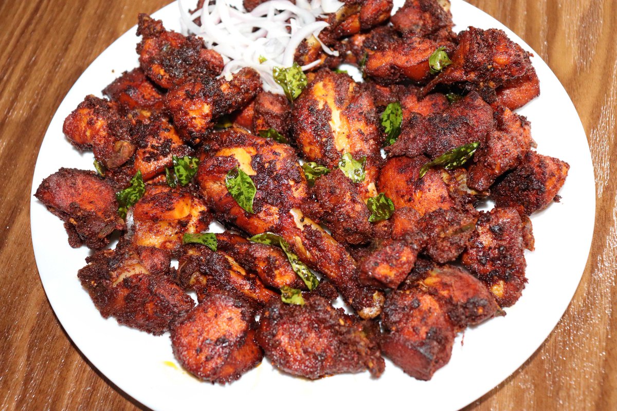 Neetha Rajeev on Twitter: "Kerala Style Chicken Fry/ Kozhi Porichathu Link  : https://t.co/tW9MmfHxnt #Chicken #Fry #curry #recipes #RecipeOfTheDay # nadan #Kerala #kozhi #Porichathu #EasyRecipes #Tasty #yummy #food #Spicy  #Crispy #SideDish #Malayalam ...