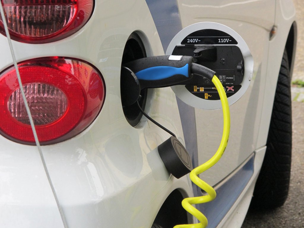 InsideTrackAuto's tweet image. The #automotive industry is growing rapidly with the rise of #electricvehicles and autonomous technology. We take a look at how these trends will affect how automotive brands will showcase their products at #events in the future. bit.ly/2UcVf7A