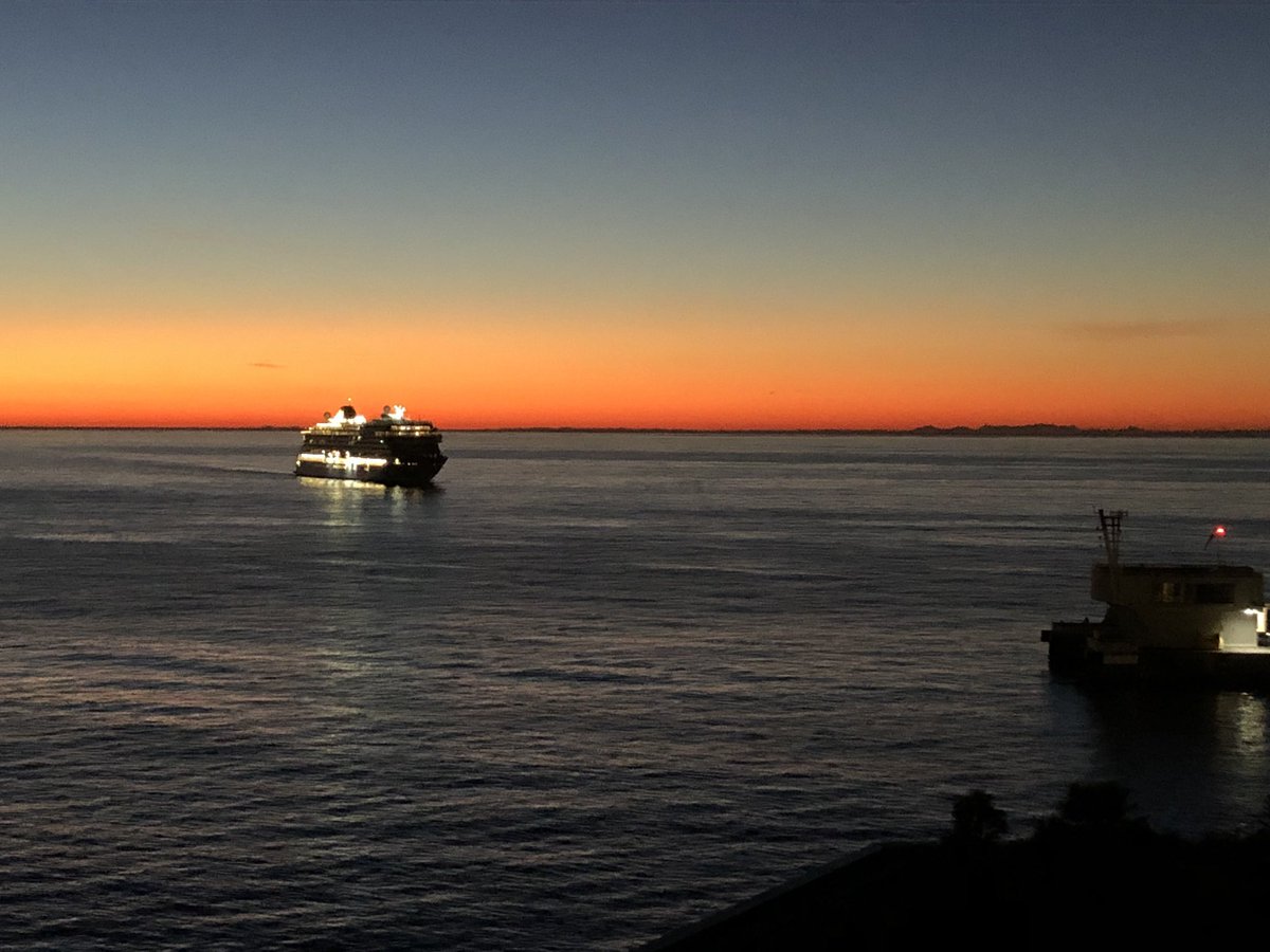 Semakin merekah, betapa Keindahan diberikanNya kepada kita.