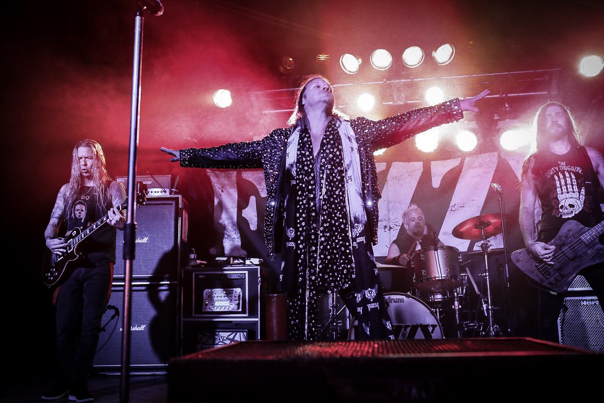 eventsgateway1's tweet photo. Happening now! The legendary band @fozzyrock
โข
Stay tune for the next shows at The Gateway ๐ฅ๐ธโก๏ธ
โข
โข
#yycnow #liveYYC #MusicYYC #CanadaMusic #RockYYC #OnSound #Shure #LIVEMusic #MusicFest #CalgaryEvents #LiveShowCalgary #CalgarySound #Gmajor #MusicScale #Drums #Guitar #Bass https://t.co/aKwSm1a2CK