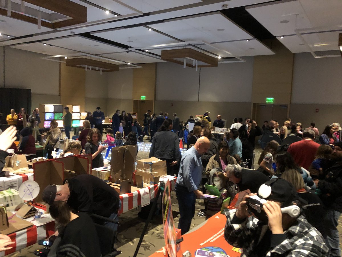 ryan_kurada's tweet photo. #MakerWorld2018 at @UELFSEAWOLVES was a major success! I am so proud of our amazing students and fellow colleagues for leading the way with #PBL and #MakerEd. Special thanks to ALL of our phenomenal event partners!! More photos coming soon. Tonight was a dream come true. ❤️ https://t.co/8ldmbYGNaz