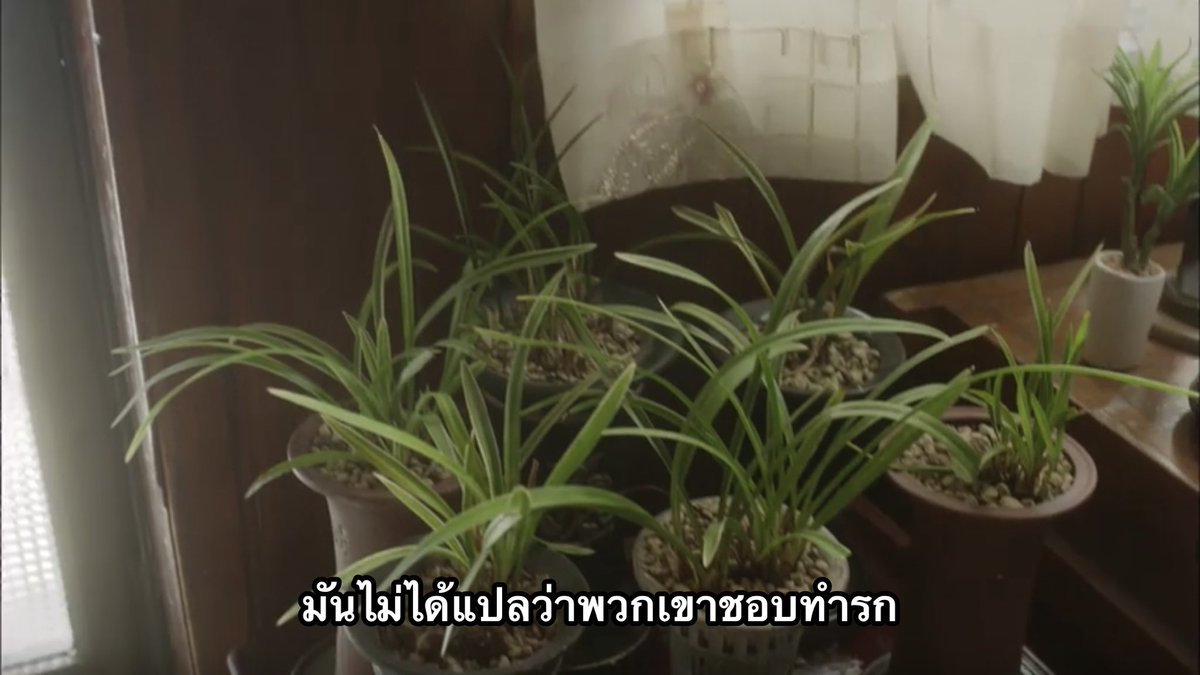 hisbread's tweet photo. เวลาแม่ถามว่าทำไมห้องรกขนาดนี้ https://t.co/TtVoGfH3GR