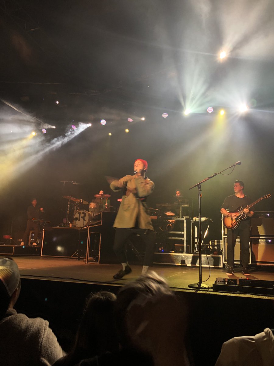 patymilhomens's tweet photo. What an amazing night! Thank you @OneRepublic @RyanTedder @browndown @ZachFilkins @WillettBrian @brentkutzle Eddie Fisher! #AliceinWinterland #1RLive #thebestcrowdintheUSA https://t.co/lichJTtiMx