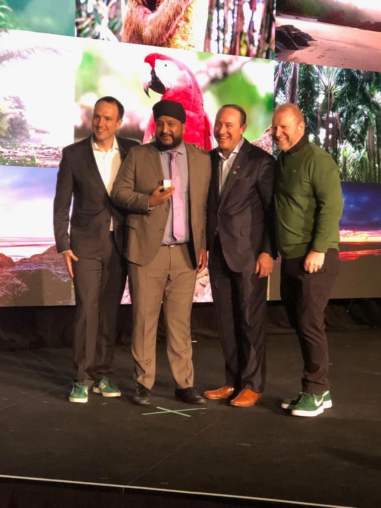 AnuBakshi3's tweet photo. Team #SDNW What an amazing day with inspiration speaker Chantal Petitclerc and executive guest panel. Congratulations to our Champions @GurjivChahil_TD @MauroManzi_TD @AndyCribb_TD @RobertC_TD https://t.co/NMnV0VzWXr