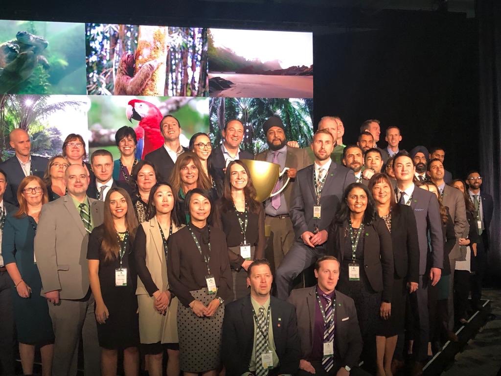 AnuBakshi3's tweet photo. Team #SDNW What an amazing day with inspiration speaker Chantal Petitclerc and executive guest panel. Congratulations to our Champions @GurjivChahil_TD @MauroManzi_TD @AndyCribb_TD @RobertC_TD https://t.co/NMnV0VzWXr