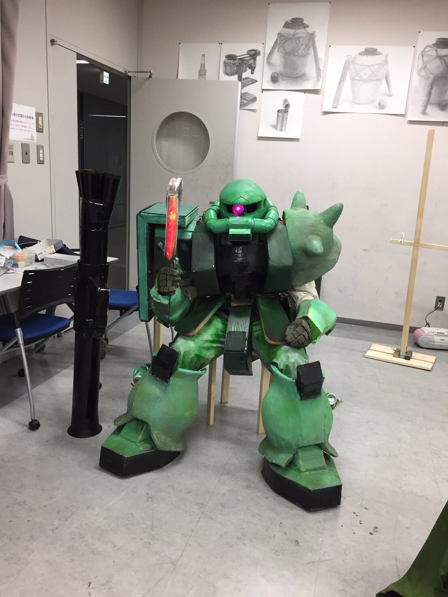 ともりん 平成最後の冬限定ガンダム好きと繋がりたい 高校 1年 ザク 2年 ドム 3年 ザク 専門学校 1年 ザク 2年 アッガイ 3年 ビグザム こんなかんじでコスプレしてた人です