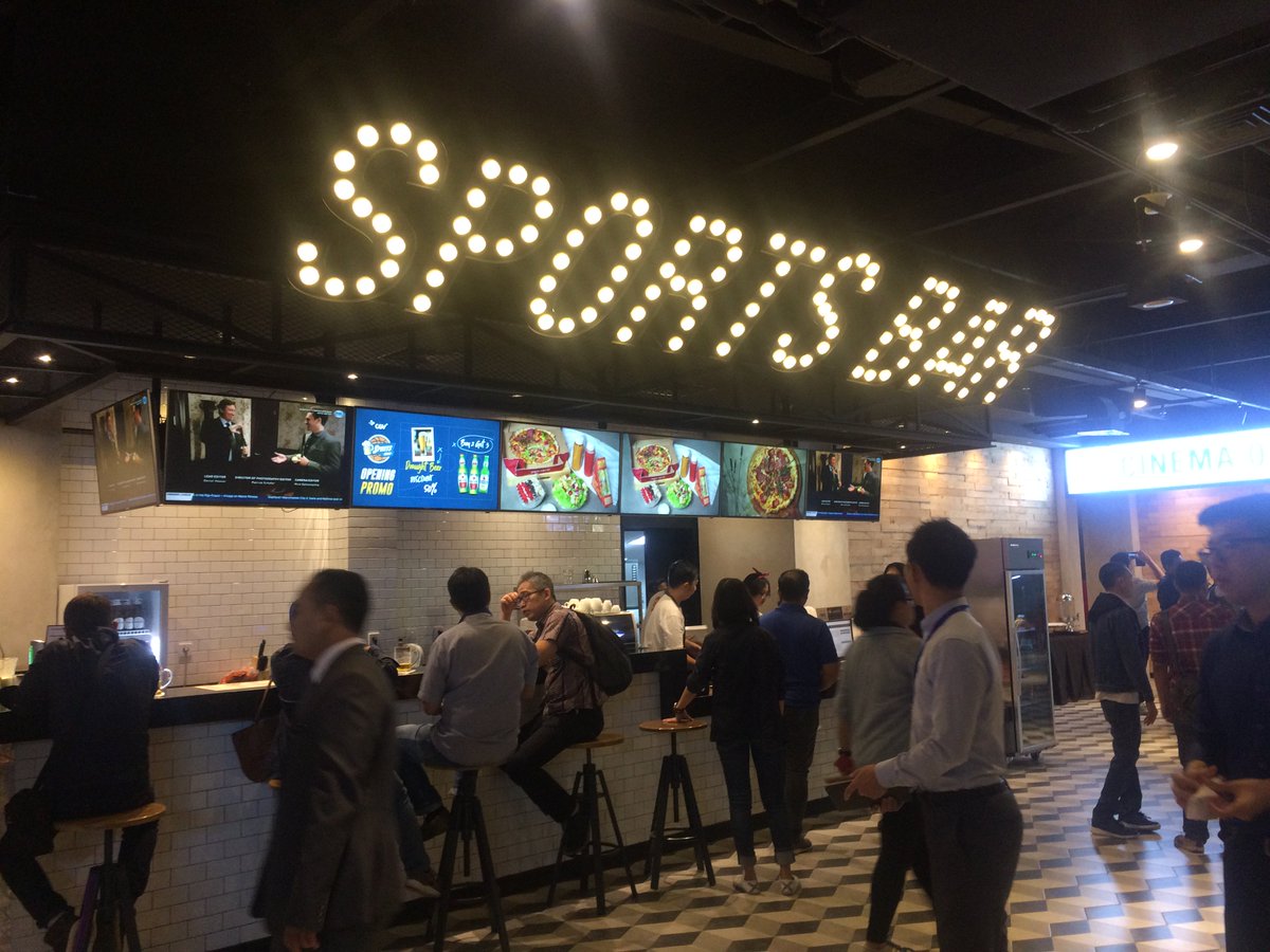 yudichu's tweet photo. Wah @CGV_ID launching bioskop baru di fX Sudirman. Konsepnya #PlayActiveCinema, seru banget ada Sport Hall, Sports Bar dan Ruang Kreasi. β½ππΏ https://t.co/Mus8tWdvPk