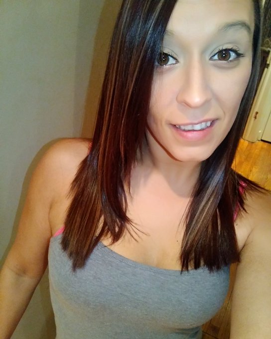 #newhair #dontcare #nofilterneeded trying something different 😘💋❤️ https://t.co/fy6E1NGtIh<a href="/tag/newhair"class="tags">#newhair</a><a href="/tag/dontcare"class="tags">#dontcare</a><a href="/tag/nofilterneeded"class="tags">#nofilterneeded</a>