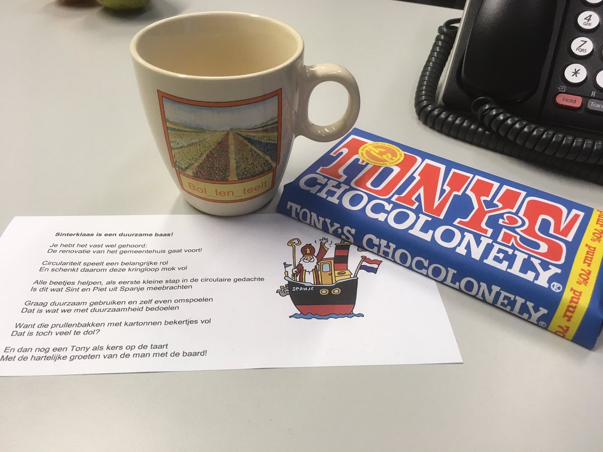 Sint deed ook ons kantoor aan, 
En wilde circulair gaan. 
Een kringloopmok ipv karton,
En chocolade van een verantwoorde 
Inspiratiebron. 
Gemeente <a href="/VolgDronten/">Gemeente Dronten</a> #dankusinterklaasje