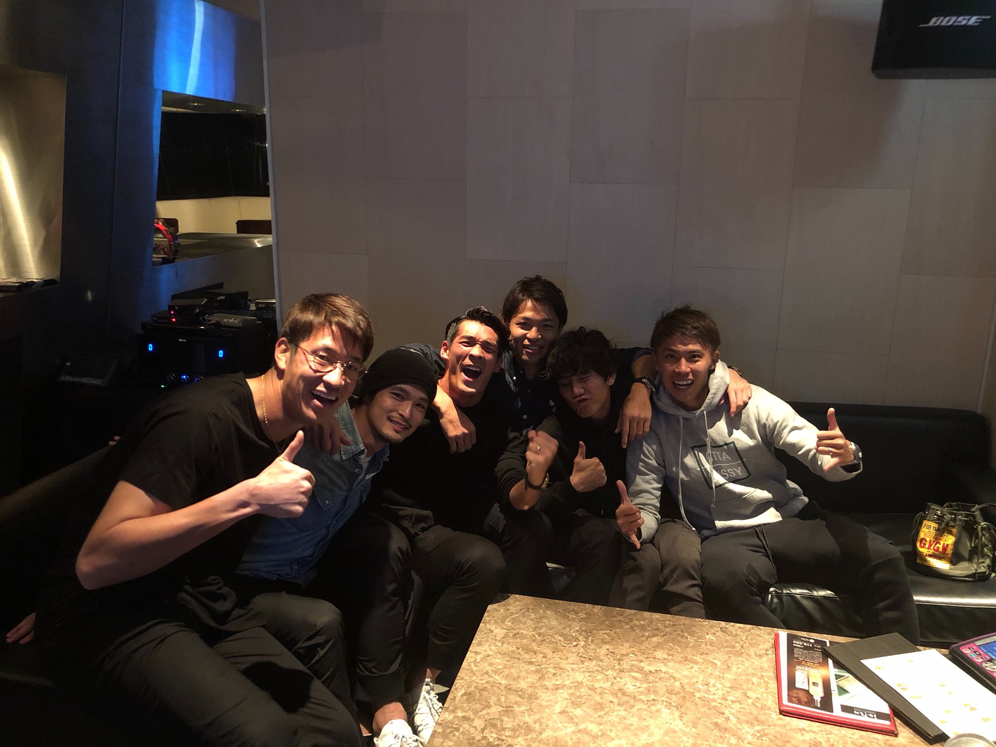 青山 隼 87年会 何も変わらない仲間 ずっと笑ってた 歳はとってるけど会話は昔のまま 一つ変化したことは みんな結婚 して 俺だけ結婚していないということ 笑 87年会 U カナダ 調子乗り世代 サッカー 日本代表 浦和レッズ Fc東京 柏木