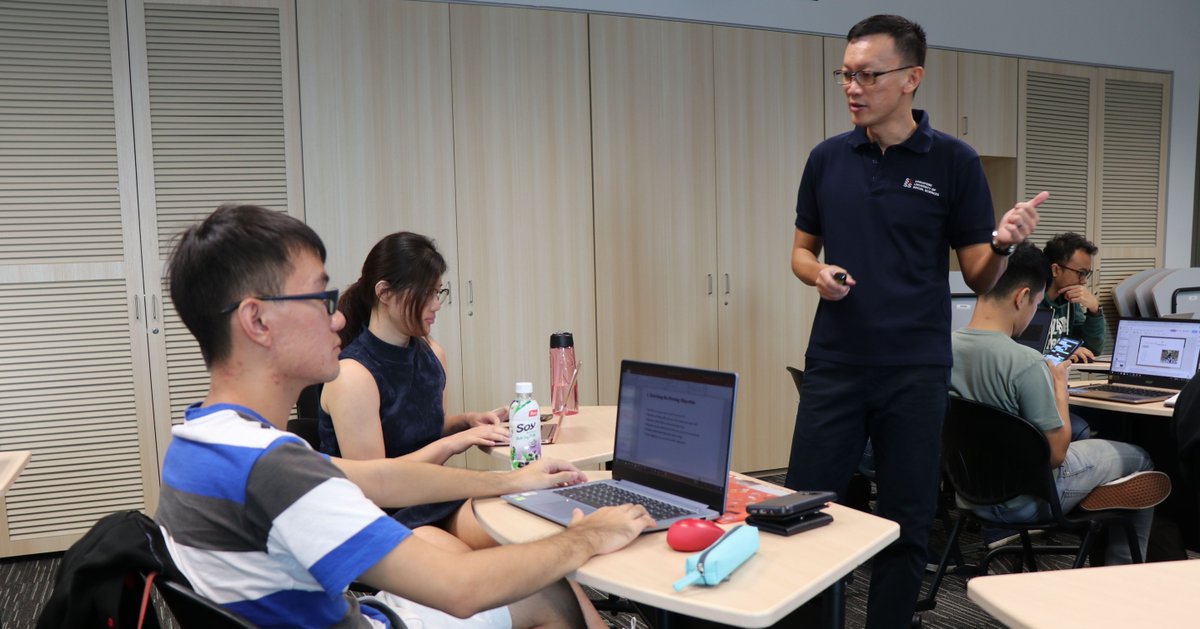 suss_sg's tweet image. #TeachDifferent: Meet SUSS School of Business lecturer, Dr Jimmy Wong, who adopts a unique co-teaching approach with industry experts to add realism to his Sales Management class and to enrich his students&apos; knowledge of a sales career. Read more here: bit.ly/2AqNhid