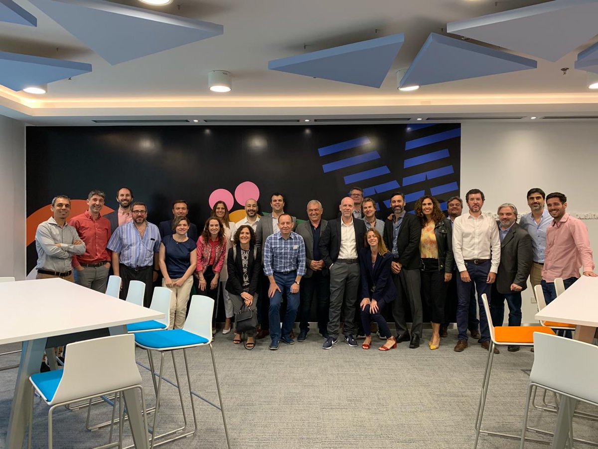 globons's tweet photo. Junto a @DMOglobaldesign participamos del 3er Encuentro de #ComunidadSaludIBM. Se viene un excelente 2019, con mucha #innovacion e #inclusionsocial https://t.co/OVbcA3CZLc