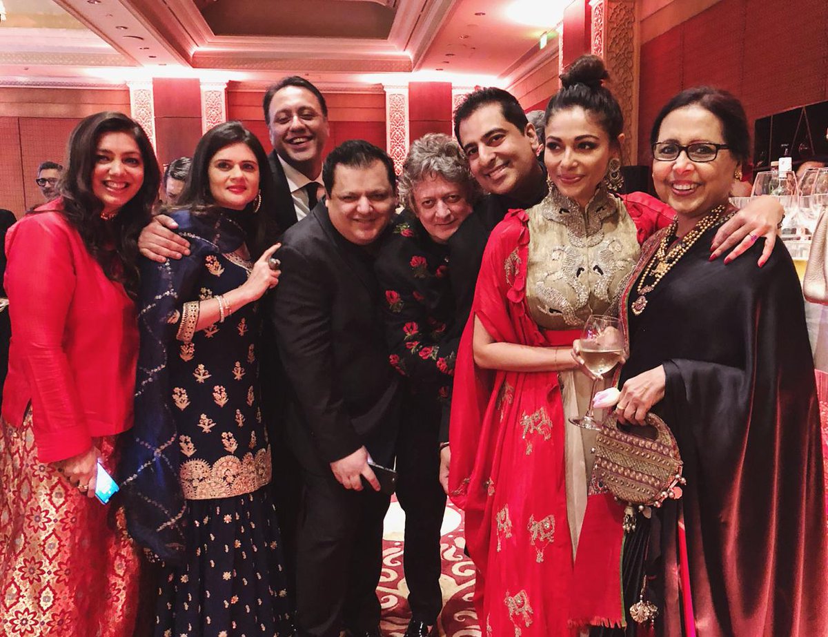 anjumodi's tweet photo. At @priyankachopra and @nickjonas wedding reception with @rohitandrahul1 @varun_bahl12 @rohitbal_ @kalyanisaha https://t.co/fpuwfdfiRe