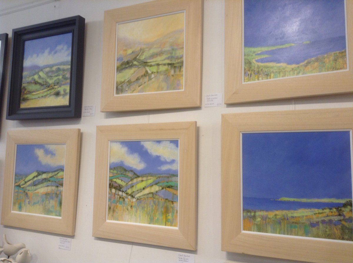 It's all going on in #Leominster on Saturday #MarchesHour with the Victorian street Fair and FREE PARKING! We have our Christmas exhibition of contemporary British Art and Craft at the Lion Gallery , including original oil paintings by Carol Randell. #Enjoylocal