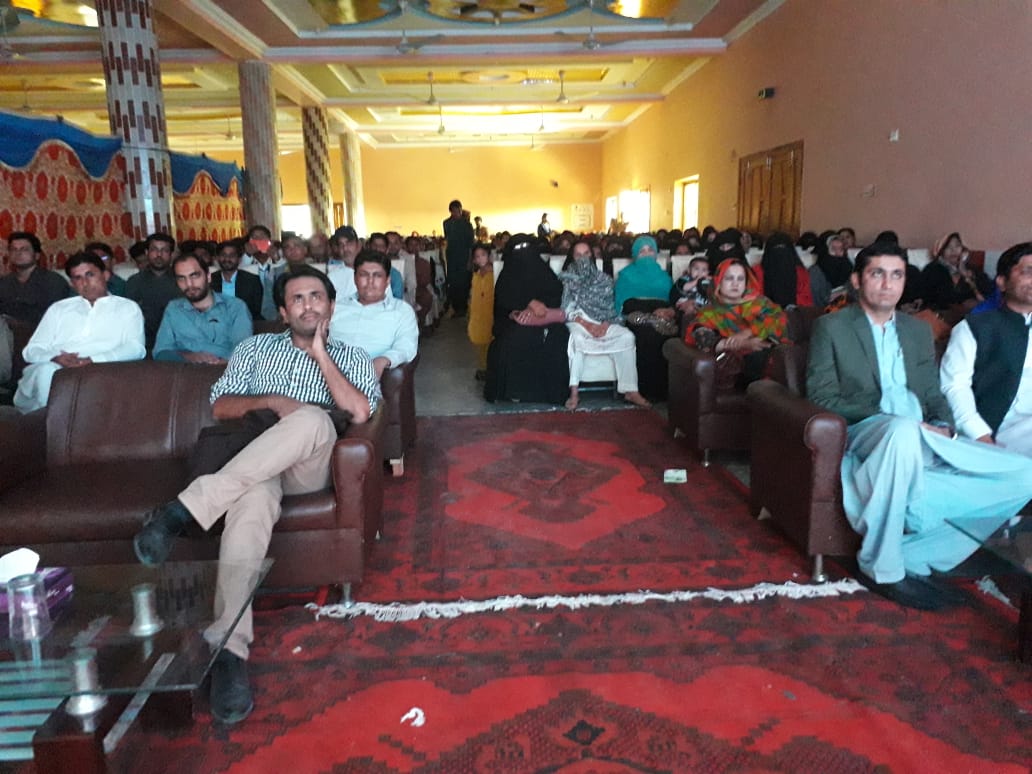 NSPSindh's tweet photo. Kandhkot Screening #NSPSINDH #SayByeToMalnutrition #ZEEKAYFILMS https://t.co/F746w6LRqb