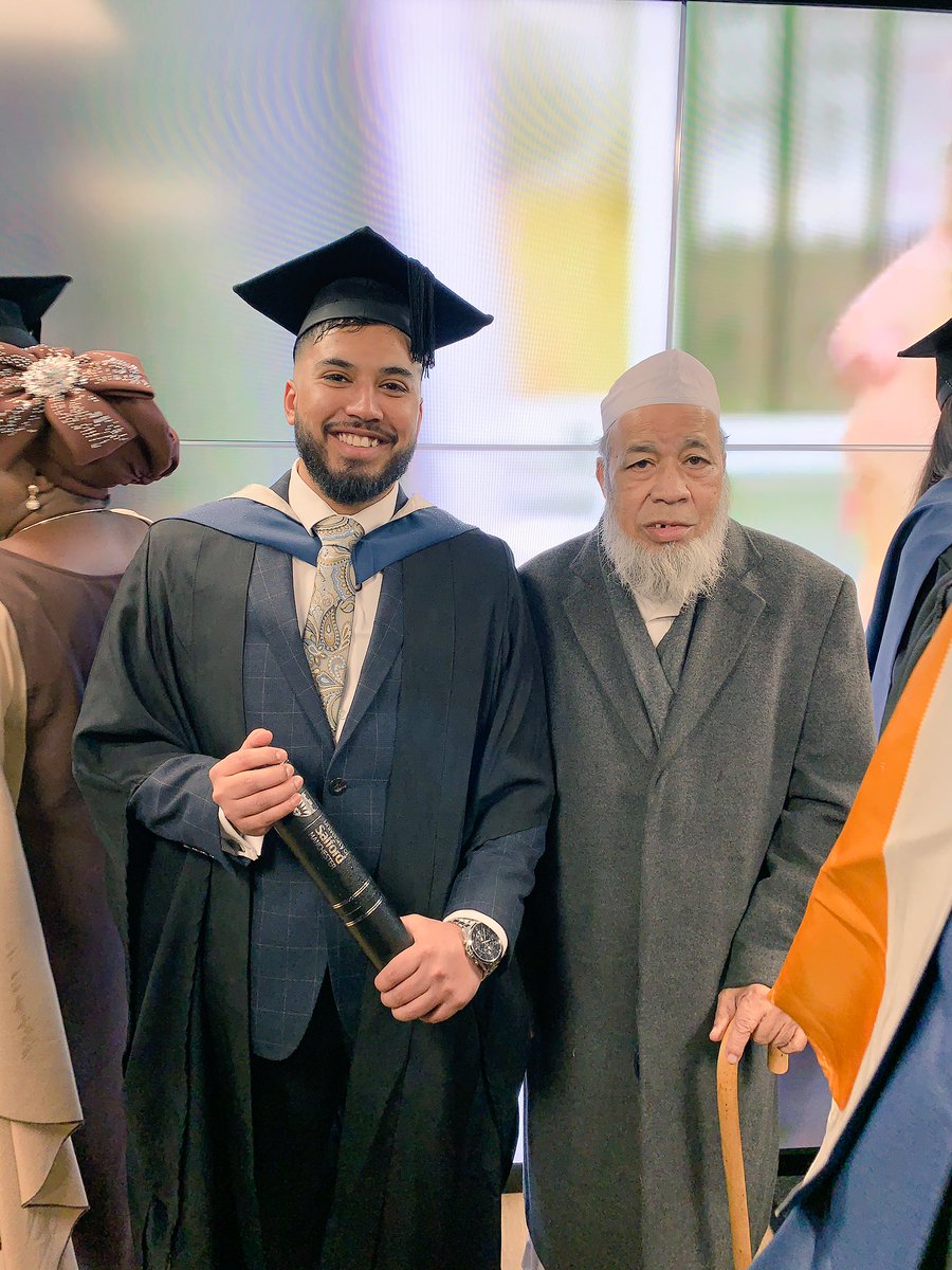 Ya53nua's tweet photo. Alhamdulilah your boy done graduated πππ
All praise to Allah β₯οΈ
#Wintergraduate
#Graduation https://t.co/6JTZknPltj
