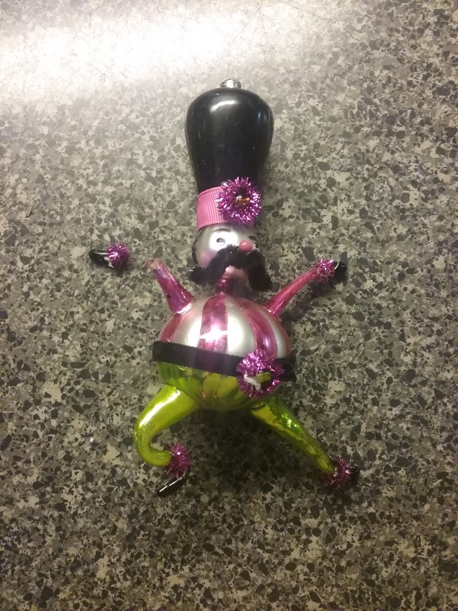 ZelleAndrews's tweet photo. #WednesdayWisdom Always be sure your nice ornaments are out of reach of curious dogs. #ornament #authorlife #anotheronebitthedust @DanaLBrownBooks https://t.co/8i4QnvU0sZ