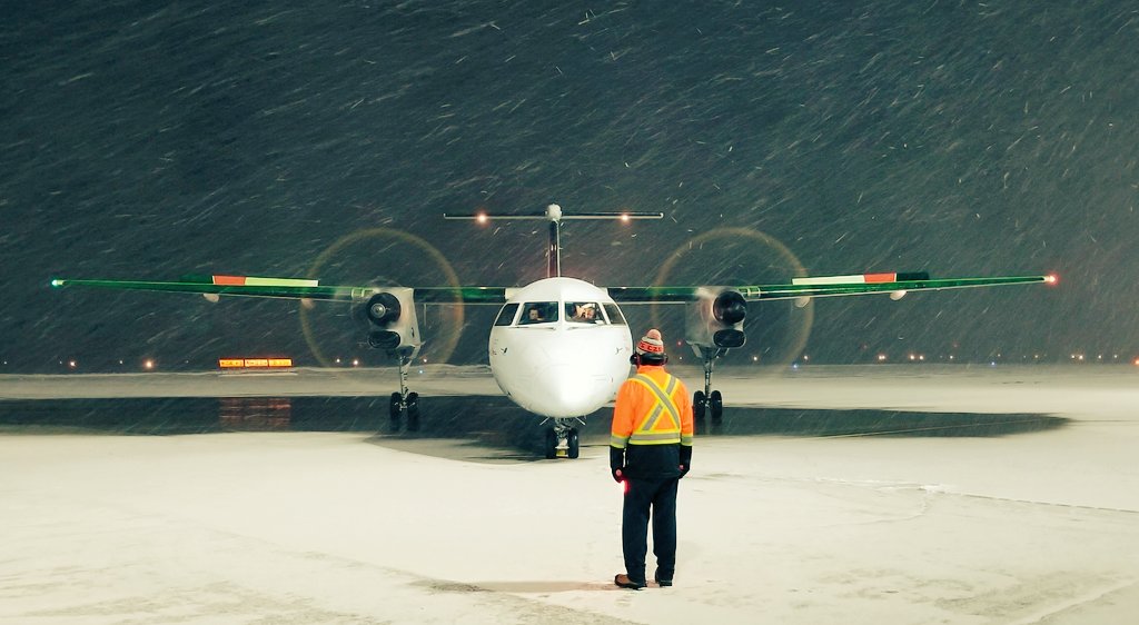 CYSB_FBO's tweet photo. Sending out Jazz #AC8602 last Sunday morning during the #snow #storm !! #weather #avgeek #flysudbury #StormHour  #q400 #northernontario https://t.co/h0UDFNsctY
