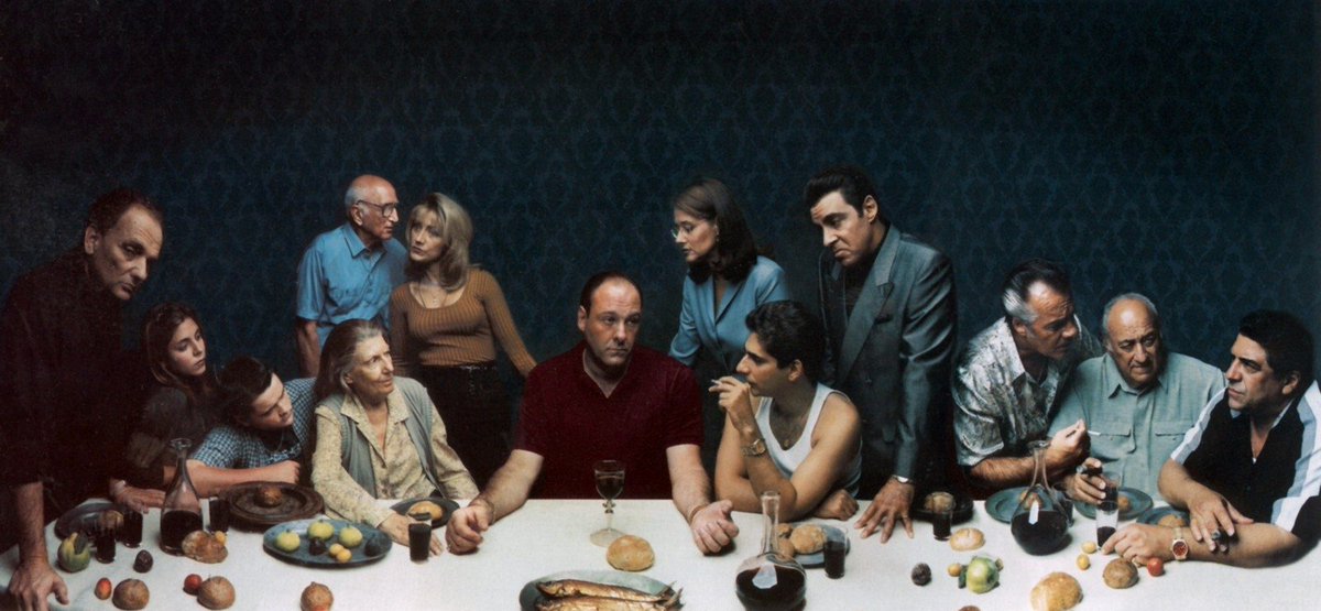 apkarthistory's tweet photo. This #LeonardoDaVinci #LastSupper was created during the Renaissance in Italy.  This parody features the #Sopranos.  The Sopranos were an Italian gangster family who killed/attacked their rivals.  Back in the day, in a similar fashion the Pazzis attacked the #Medici family. https://t.co/LVbKJLgFbL