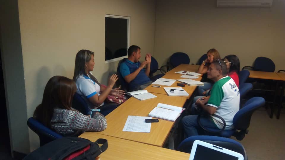 🏫👥| Reunidos equipo #Ospu del estado evaluando actividades a realizar en pro de fomentar la participación de los estudiantes la #PNEV y planificación de la #ExpoVocacional Portuguesa 2019 @MPPEDUCACION <a href="/RosangelaOrozco/">Rosangela Orozco</a> @JorgePerezVZLA <a href="/rafaelcalles/">Rafael Calles</a> <a href="/opsuoficial/">Opsu Oficial</a>