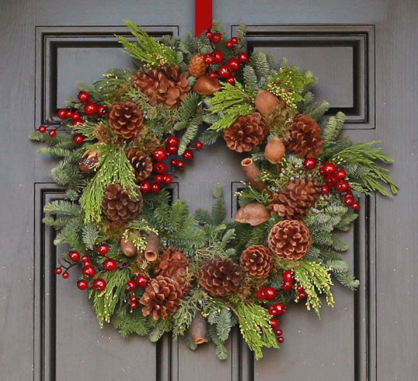 FloweramaColumb's tweet photo. Our Natural Luxury Wreath is made up of assorted fresh wintergreens, natural pine cones and classic red berries.  #floweramacolumbus #christmas #wreaths #holidaydecor https://t.co/h0St5kyg6q https://t.co/d3CGdpISGj