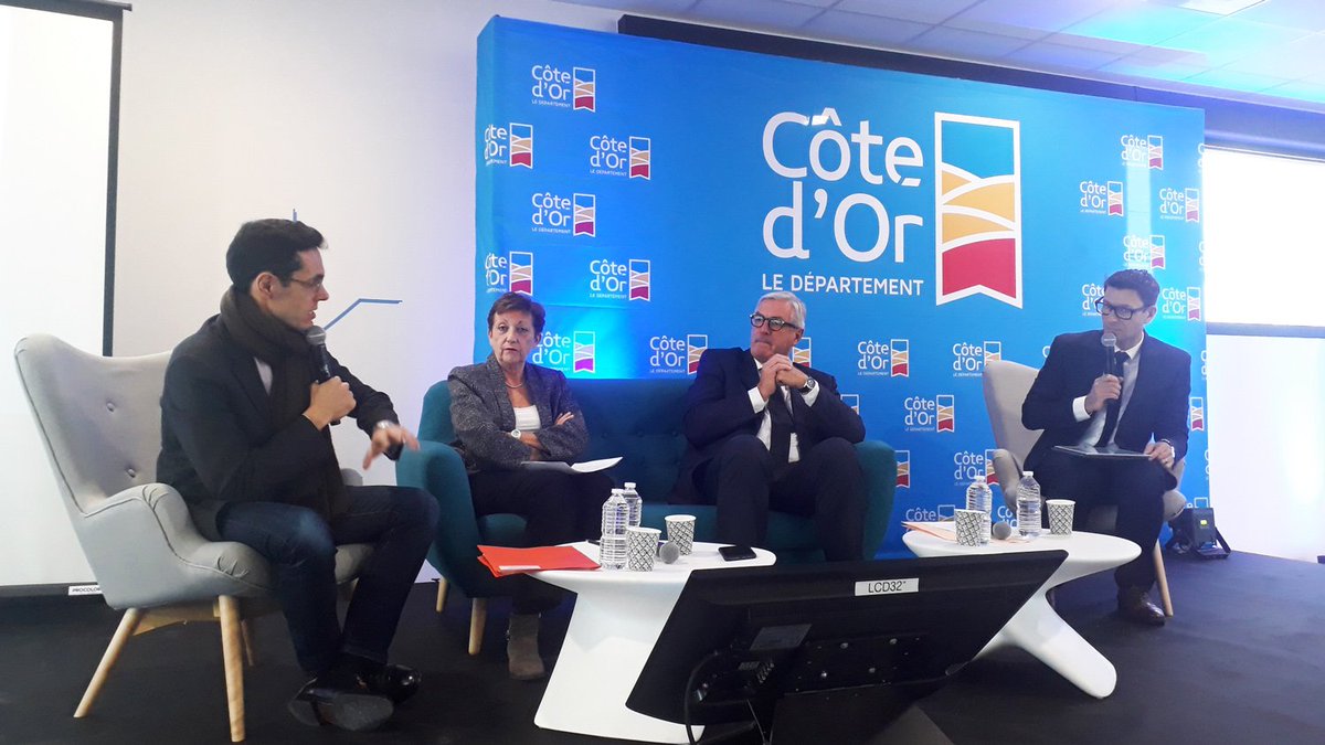 FFTelecoms's tweet photo. La @FFTelecoms en #BFC pour expliquer les enjeux du #newdealmobile : les engagements des opérateurs pour déployer la #4G, avec un focus sur le département de la #CotedOr ➡️ les réponses de Michel Combot, DG de la #FFTelecoms aux élus locaux présents. https://t.co/NVNXP8sURO