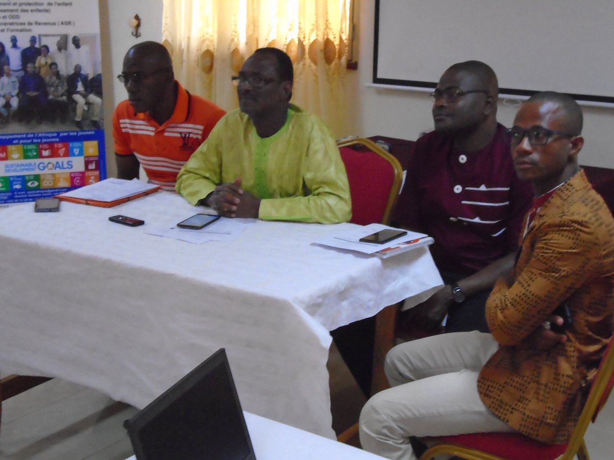 ojadeafrique's tweet photo. Lancement de l'atelier de renforcement des capacités des membres de #OJADE dans le cadre du projet #DANIDA de #SAVETHECHILDREN du 05-07/12/2018 a Bobo-djoulasso. https://t.co/WrpcVxiiPh