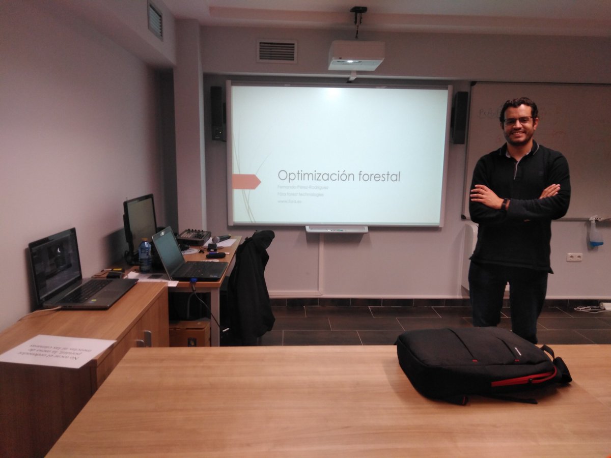 foraforestech's tweet image. Nuestro compañero Fernando Pérez está desde ayer en @ETSIIAAPalencia impartiendo un seminario sobre Optimización Forestal dentro del máster #DATAFOREST de la @UVa_es
#somosfora
