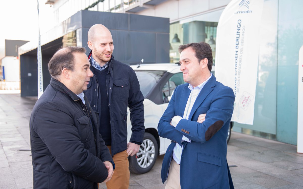 somos_auracar's tweet photo. AuraCar, en colaboración con el Deporte de Guadaajara ha cedido un #Citroen #C3Elle a la atleta @AnaloCL ¡Mucha suerte Ana! https://t.co/d8d6sat4fW