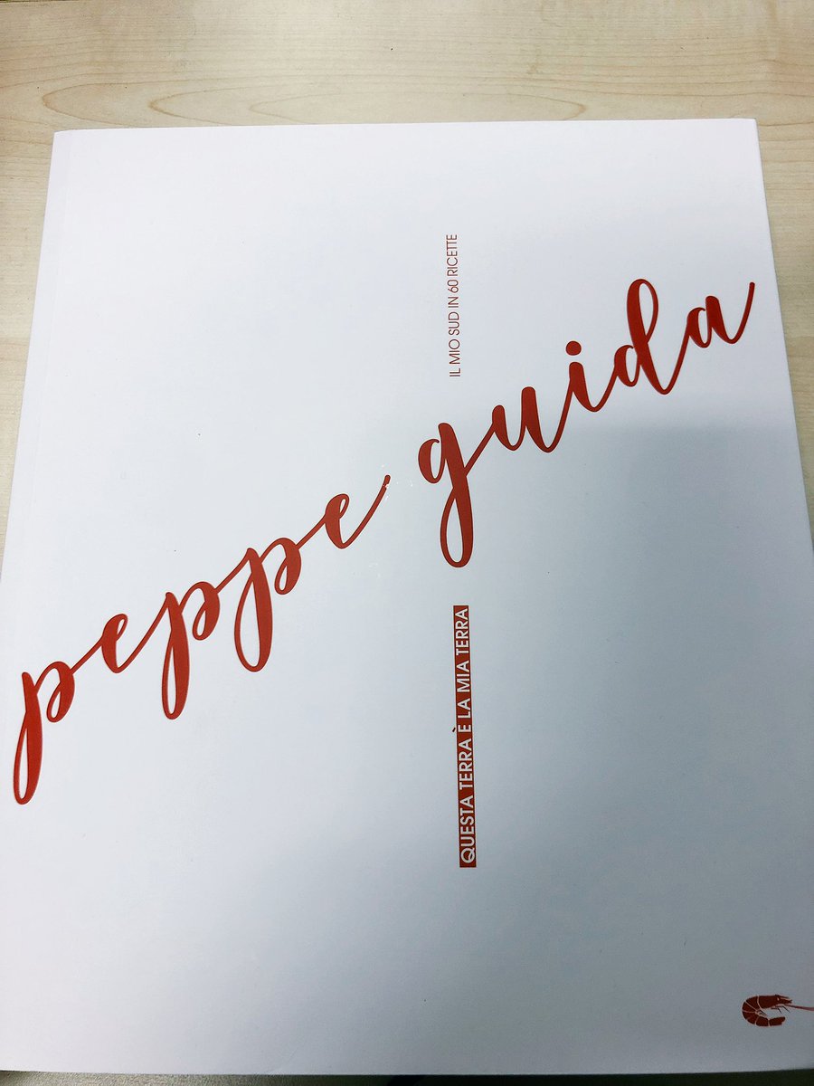 ele_cozzella's tweet photo. È arrivato! Sono felice! “Questa è la mia terra”, la #Campania raccontata in 60 ricette da Peppe Guida #PeppeGuida in un libro edito dal @ilGamberoRosso https://t.co/t6Je8MXPZy