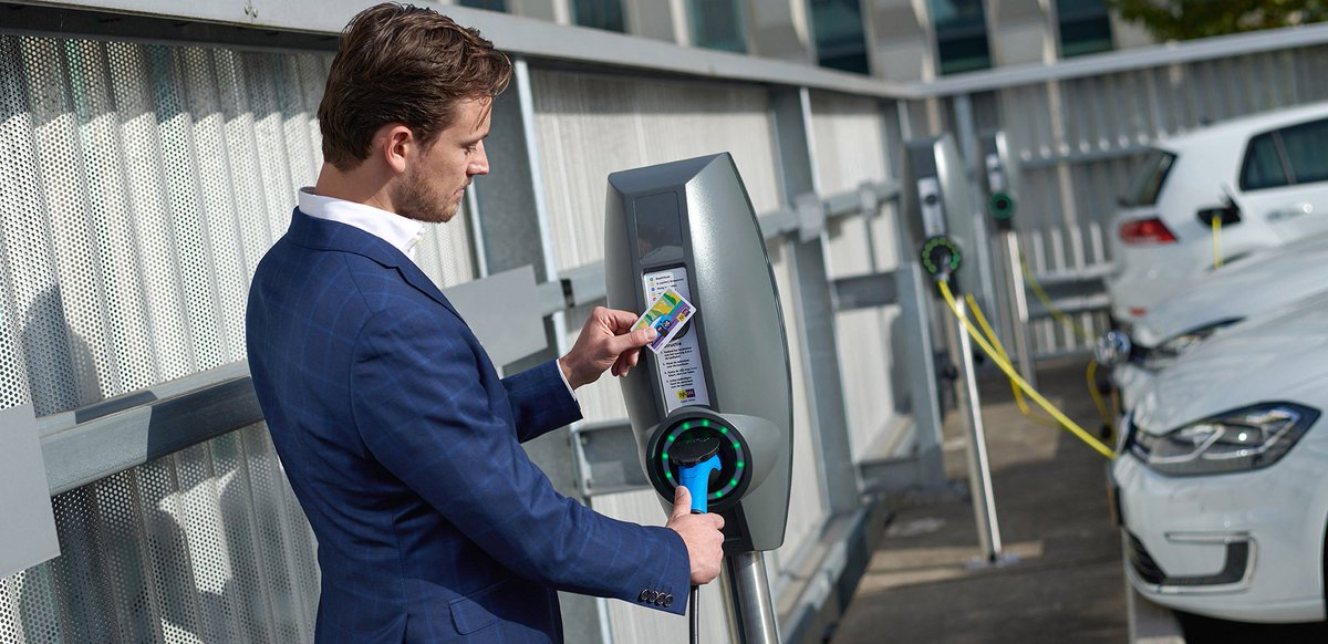 Op het congres 'It's all electric' van <a href="/natuurenmilieu/">Natuur & Milieu</a> spraken wij met mede-koplopers op gebied van elektrisch vervoer. Maar elk bedrijf kan in 4 stappen naar een duurzaam wagenpark! Hoe dat werkt, leest u in deze gratis gids: bit.ly/2zHZMGB #ev #wagenpark #emobility