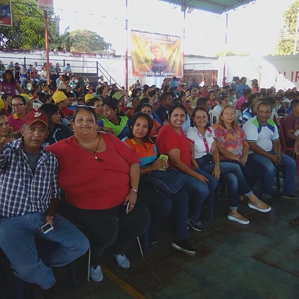 📌#EsNoticia | El Prof Alexis Cedres Autoridad Única de Educación en primera fila #Activo junto al batallón de docentes, administrativo y obrero en el municipio #Papelón como muestra de apoyo ante la Revolución Bolivariana rumbo al 9D @MPPEDUCACION <a href="/rafaelcalles/">Rafael Calles</a> @psuvaristobulo