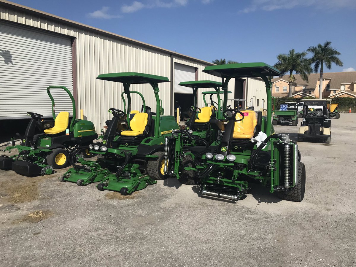 EvergladesJimL's tweet photo. First load of new #GreenIron for Spanish Wells Golf & CC. Thank you Jason, Matt and #BillyCasperGolf for the opportunity. 👍👍 @vccsupt @JohnDeere #EvergladesEquipmentGroup https://t.co/Ca9EJrWvRA