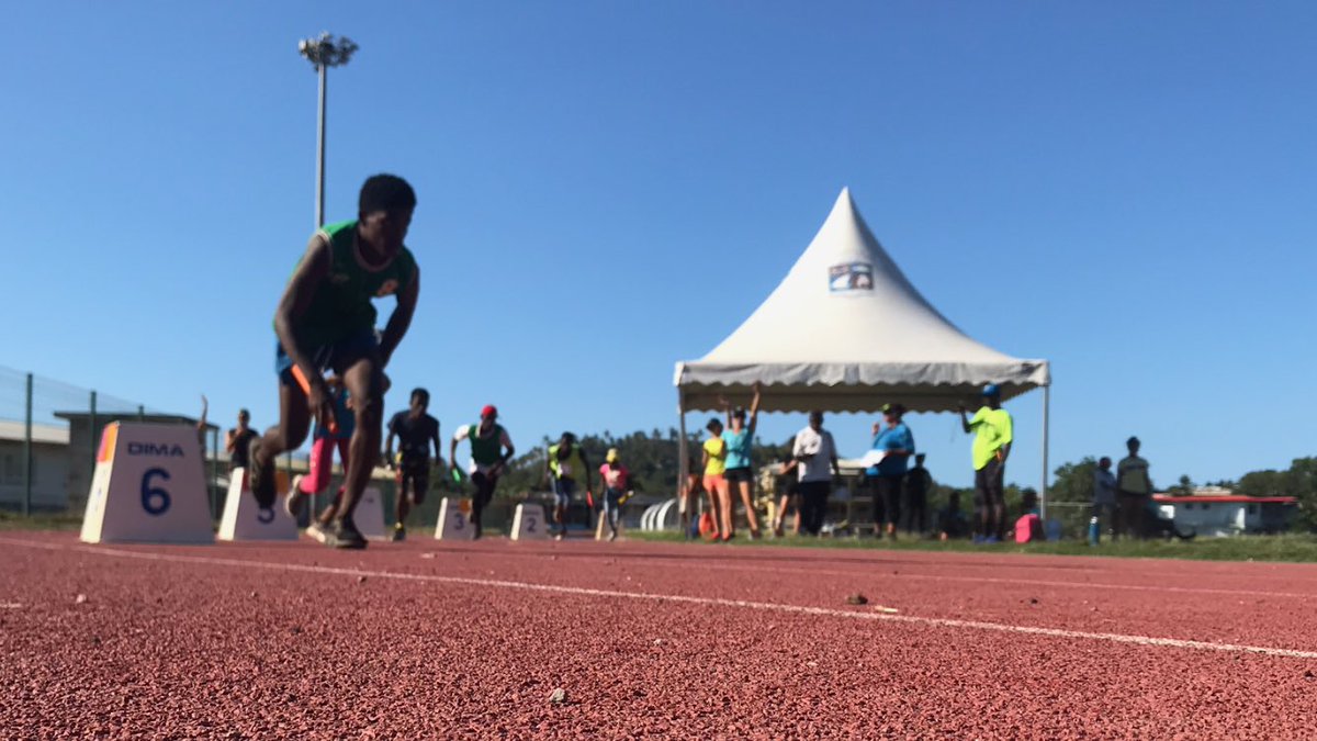 unssmayotte's tweet photo. Acad de #relais @unss #mayotte plus de 600 athletes, 30 #profsEPS et 35 jeunes officiels, 39 degrés sous un superbe ciel 😜 @CostantiniNath1 @RegionMayotte @mayottela1ere @LeJDM976 @MayotteHebdo @Ile_de_Mayotte @JeanSoldan https://t.co/wCAs8yMOVP