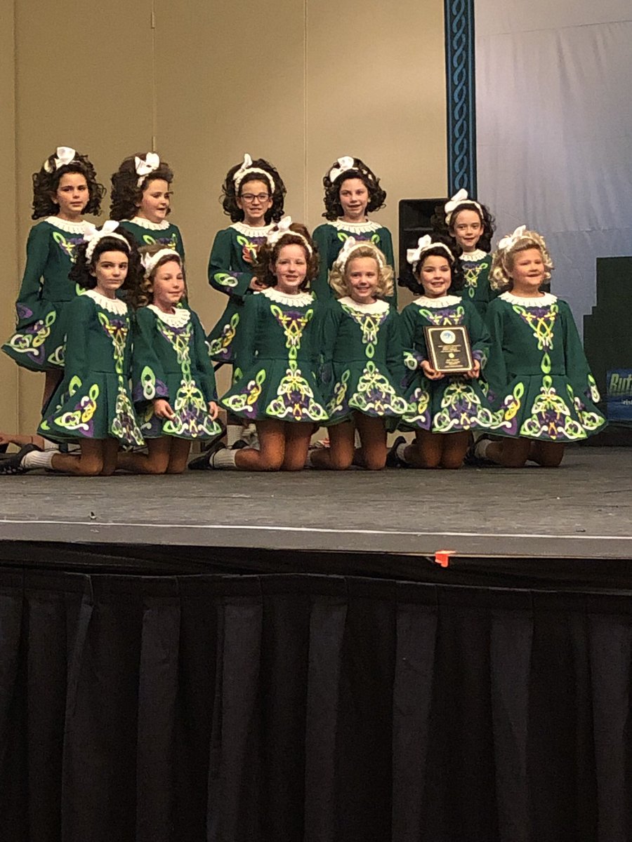 wolfrun13's tweet photo. @UBmenshoops these award winning little dancers are ready to put on a show and support their favorite b-ball players tonight!  #irishdance @clannnacara #HornsUp https://t.co/pgbZku5y0W