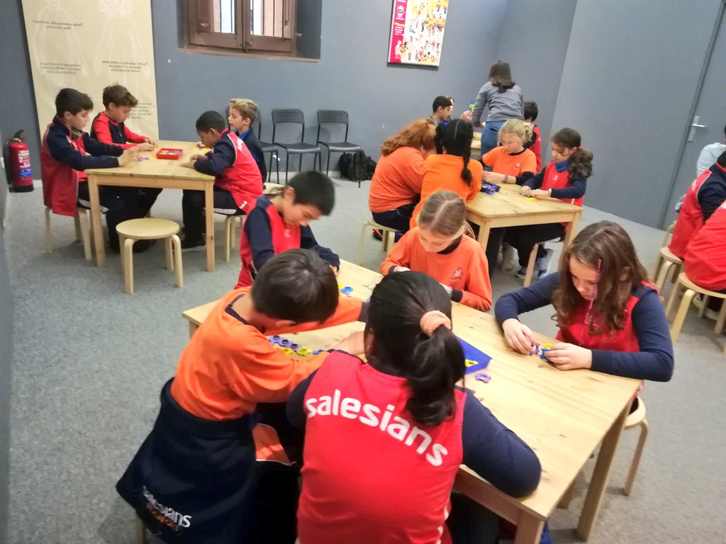 SalesiansRoc's tweet photo. Dia de taller i visita al @MMACA_cat, un museu per a jugar amb les matemàtiques. Ens ho hem passat molt bé! #divertimates #rocep3 #rocep4 #rocsalesians1819 https://t.co/xqgUB5uq7L